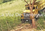 Abandonan camión tras volcadura | LVDT