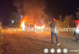 Localizan camioneta incendiada en camino vecinal, en Tantoyuca