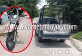 Hombre cae de escalones y se lesiona
