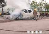 Se incendia camioneta