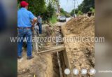 Empresa particular daña tubería y deja sin agua a varias colonias