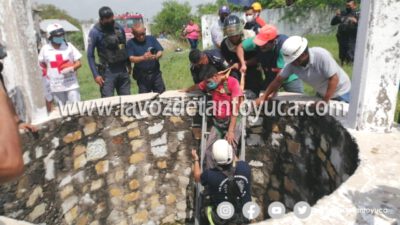 Resulta lesionado tras caer a un pozo; lo rescatan 17 horas después