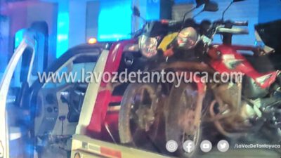 Familia resulta lesionada en choque de motos, en Huejutla