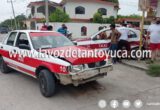 Mujer resulta lesionada en choque de taxis