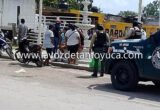 Mujeres en moto chocan contra camioneta