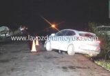 Se impactan contra tráiler estacionado; tres heridos
