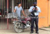 Sancionan a motociclista por no usar el casco de seguridad