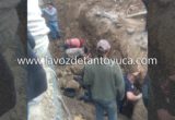 Dos obreros terminan sepultados en una zanja; uno de ellos murió