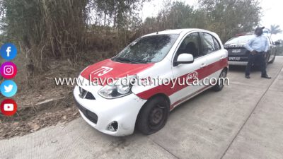 Abandonan vehículo tras percance en la Guadalupe Victoria