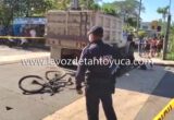Camión de volteo atropella y mata a ciclista