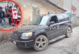 Conductor en reversa atropella y lesiona a hombre en céntrica calle