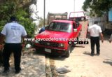Camioneta a punto estuvo de volcar sobre La Mora