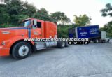 Trailer bloquea calle tras incidente