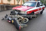 Motoristas resultan ilesos tras ser impactados por un taxi