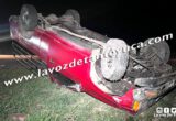 Abandonan camioneta tras volcar sobre la Alazán - Canoas