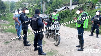 Le echan a la policía a cobradores de Elektra por intimidar a una clienta