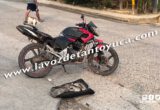 Automovilista impacta a motociclista y huye