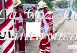 Auxilian a jovencito tras sufrir caída