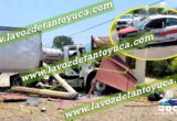 Choque entre camión y taxi deja cuatro lesionados y cuantiosos daños