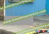 Se alcoholizó, se durmió en la acera y murió