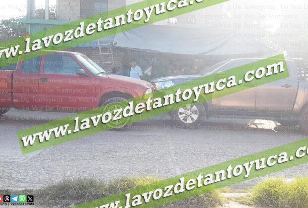 Choque de camionetas deja solo daños materiales