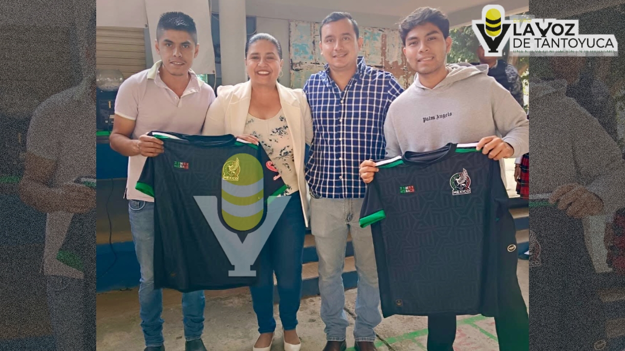 Reconocen y apoyan a campeones escolares de fútbol en Chontla