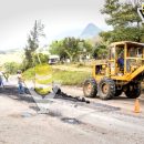 Ayuntamiento de Chontla rehabilita caminos y accesos principales