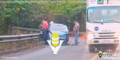 Maestra de Tantoyuca termina prensada tras aparatoso choque