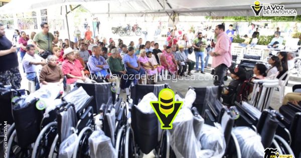 Entrega DIF Municipal aparatos de movilidad a personas vulnerables en Tantoyuca