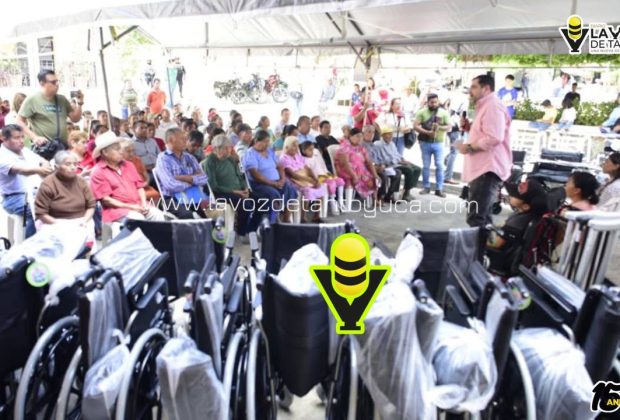 Entrega DIF Municipal aparatos de movilidad a personas vulnerables en Tantoyuca