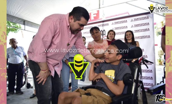 Entrega DIF Municipal aparatos de movilidad a personas vulnerables en Tantoyuca