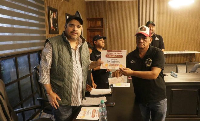 Gobierno Municipal de Tantoyuca entrega apoyo a cuadrillas para el Xantolo 2026