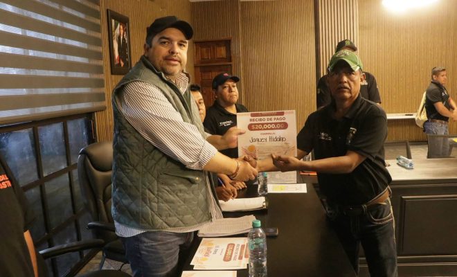 Gobierno Municipal de Tantoyuca entrega apoyo a cuadrillas para el Xantolo 2026