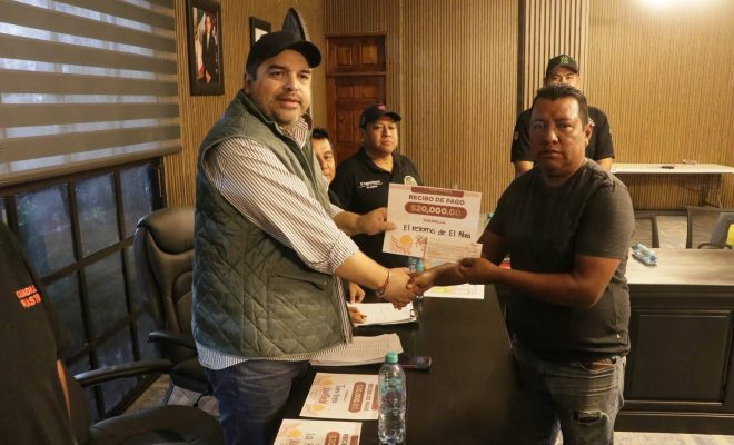 Gobierno Municipal de Tantoyuca entrega apoyo a cuadrillas para el Xantolo 2026