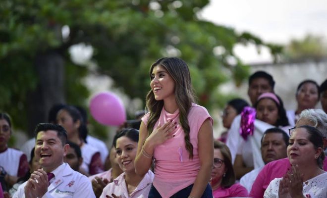 DIF Tantoyuca participa en marcha conmemorativa contra el cáncer de mama