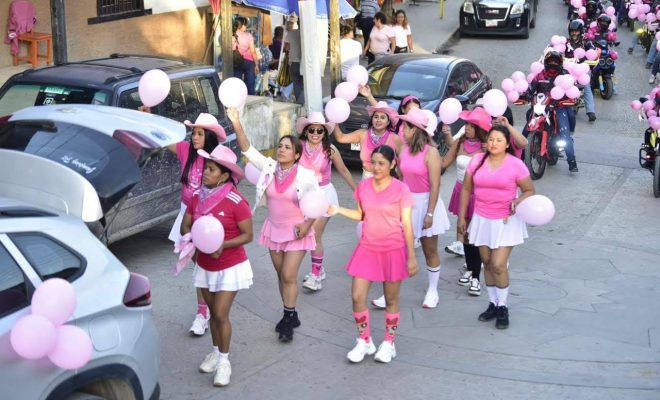 DIF Tantoyuca participa en marcha conmemorativa contra el cáncer de mama