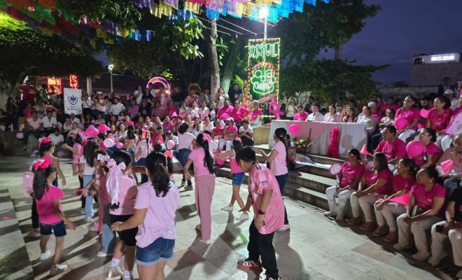 DIF Tantoyuca participa en marcha conmemorativa contra el cáncer de mama