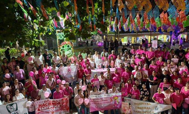 DIF Tantoyuca participa en marcha conmemorativa contra el cáncer de mama