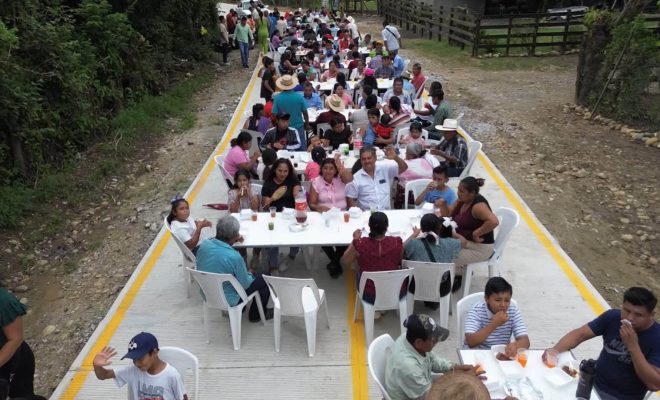 Clic en la imagen para ampliarla. La transformación llegó a Santa Clara; entrega Roberto San Román Solana nueva obra carretera en Buena Vista