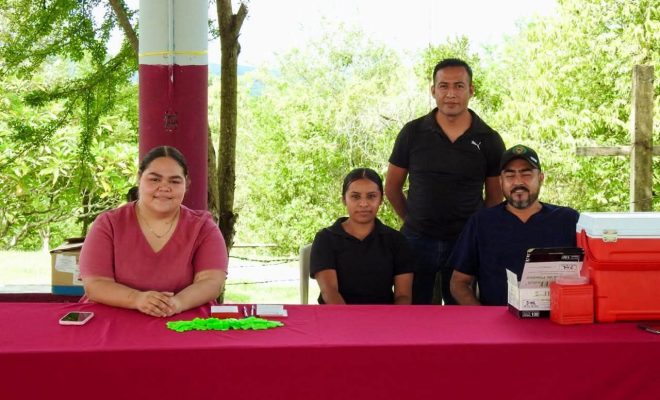Clic en la imagen para ampliarla. Gobierno Municipal de Tantoyuca acerca servicios de distintas áreas a la comunidad de Trapiche, Chote