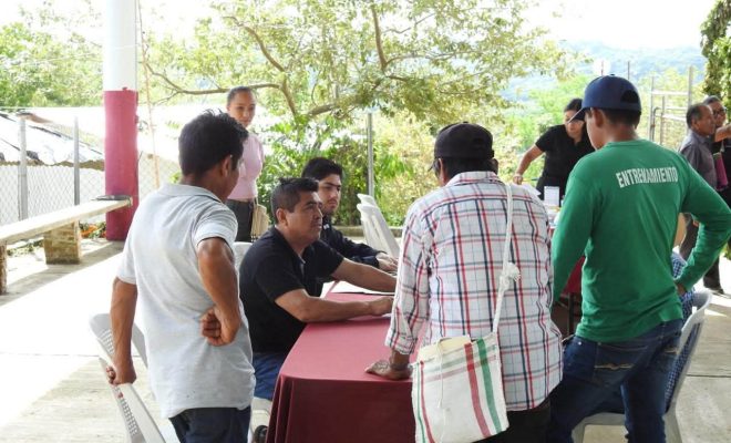 Clic en la imagen para ampliarla. Gobierno Municipal de Tantoyuca acerca servicios de distintas áreas a la comunidad de Trapiche, Chote
