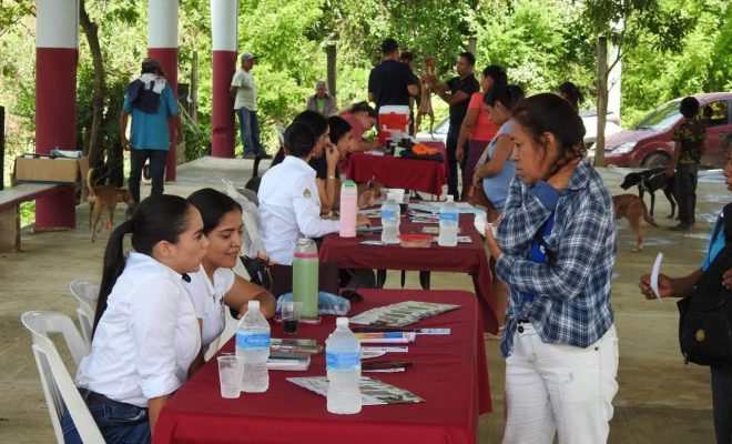 Clic en la imagen para ampliarla. Gobierno Municipal de Tantoyuca acerca servicios de distintas áreas a la comunidad de Trapiche, Chote