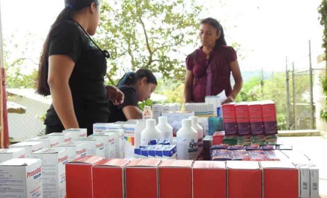 Clic en la imagen para ampliarla. Gobierno Municipal de Tantoyuca acerca servicios de distintas áreas a la comunidad de Trapiche, Chote
