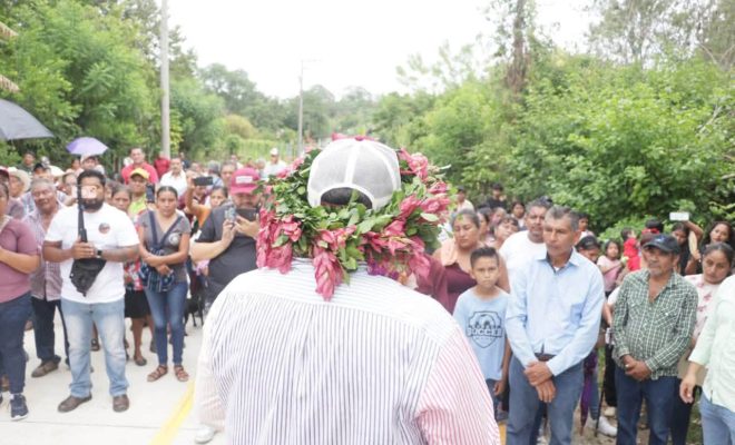 Clic en la imagen para ampliarla. La transformación llegó a Santa Clara; entrega Roberto San Román Solana nueva obra carretera en Buena Vista