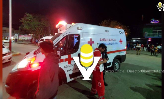 Clic en la imagen para ampliarla. Conductor atropella a motociclistas, en Huejutla