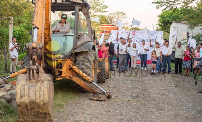 El Ayuntamiento de Chontla fortalece infraestructura vial en San Francisco