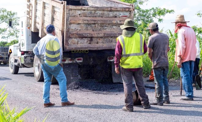Ampliar la imagen al hacer clic Gobierno Municipal de Chontla refuerza mantenimiento vial en beneficio de la población