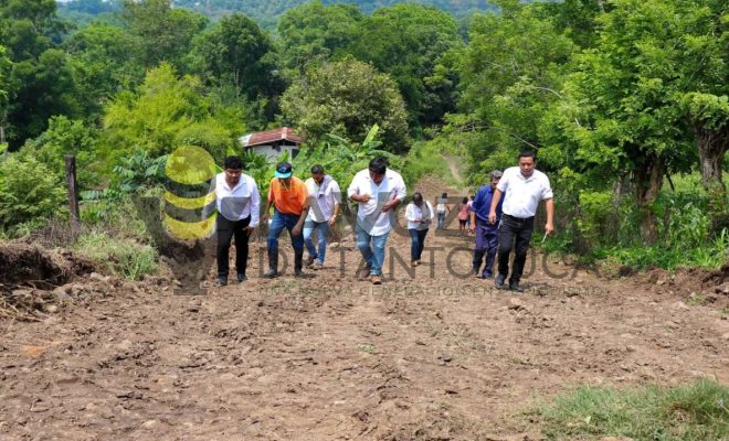 Ampliar imagen al hacer click Gobierno de Citlaltépetl rehabilita acceso provisional en Las Sabinas