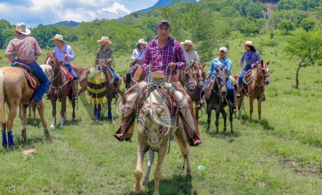 Ayuntamiento de Citlaltépetl impulsa las tradiciones regionales en Tepetzintla