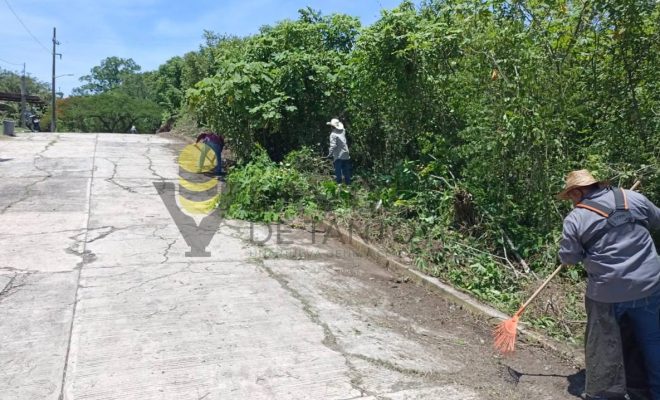 Gobierno de Chontla fortalece el cuidado de calles y áreas públicas mediante jornadas de mantenimiento